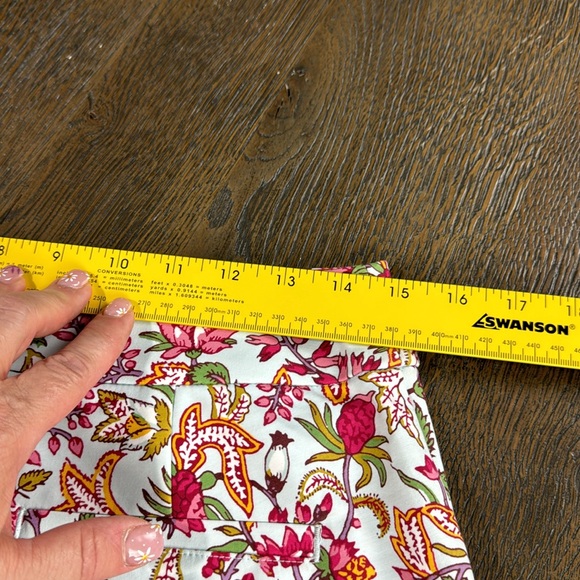 NWOT LOFT™️ Women's Size 0 'THE RIVIERA SHORT' Stretch Bright Floral Shorts - Picture 14 of 14